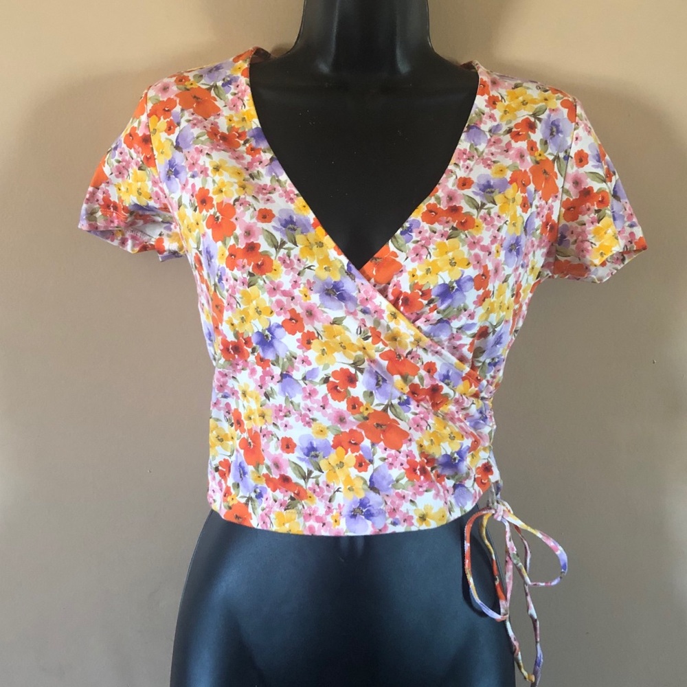 Crossed floral cropped top